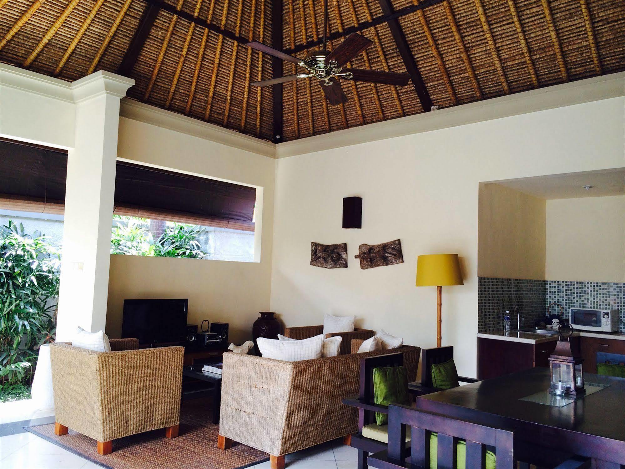 D'Alang Alang Villas Seminyak Exterior foto